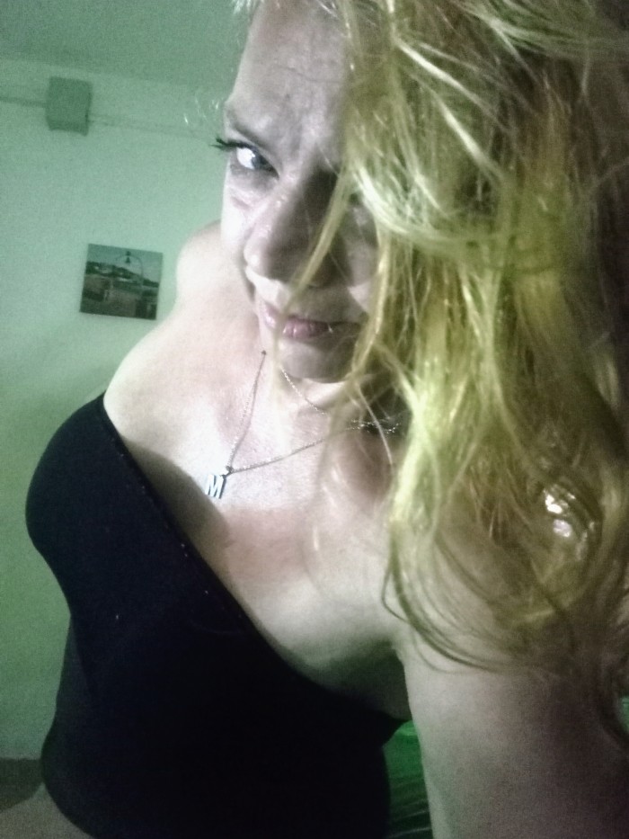 EINE FRAU profile photo