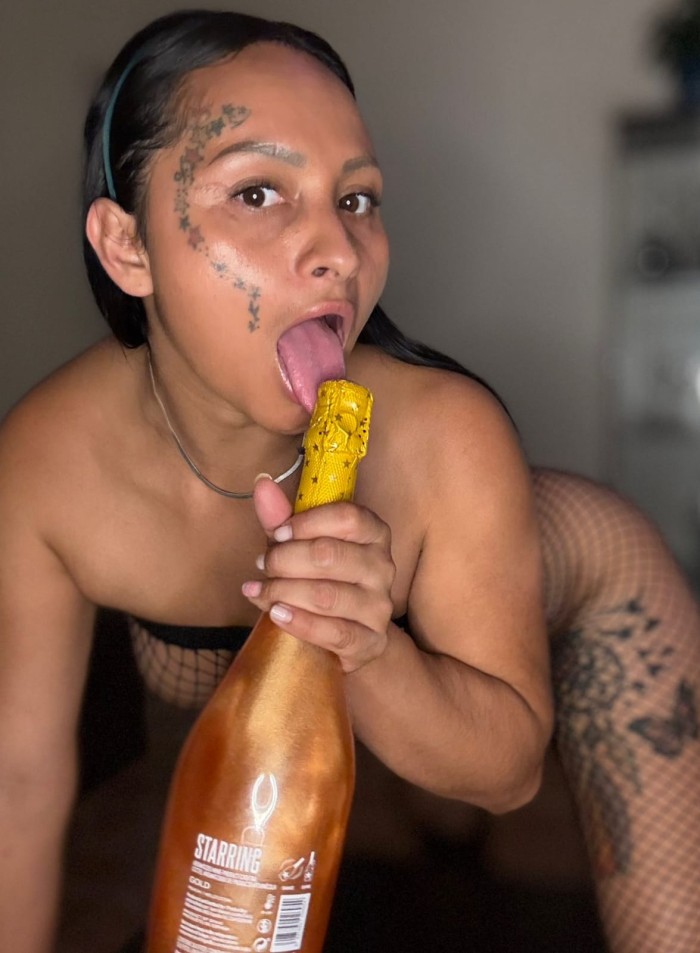 TU MI PERRITO LAMEDOR Y YO TU DIOSA PERVERSA PROMO profile photo