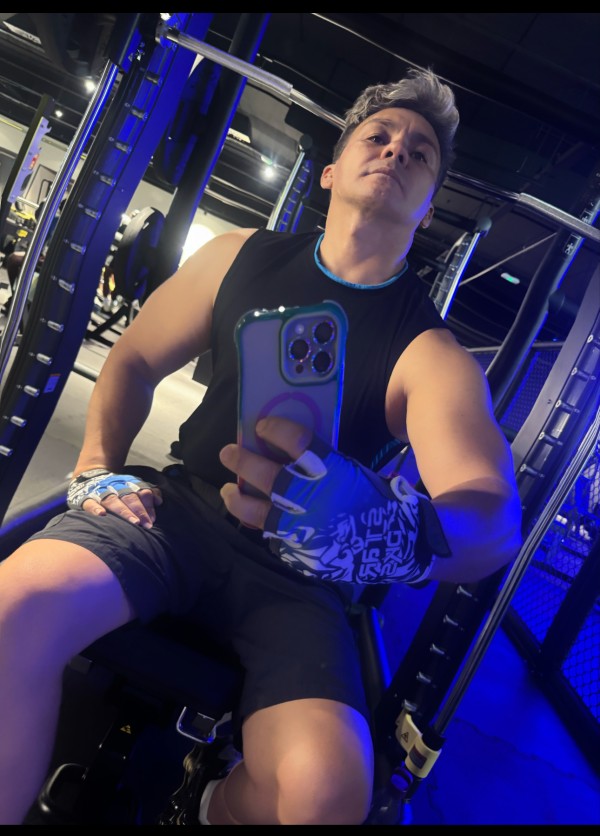 I CHARGE LITTLE ACTIVE PASSIVE COMPLETE IN SEX AND VERY VICIOUS profile photo