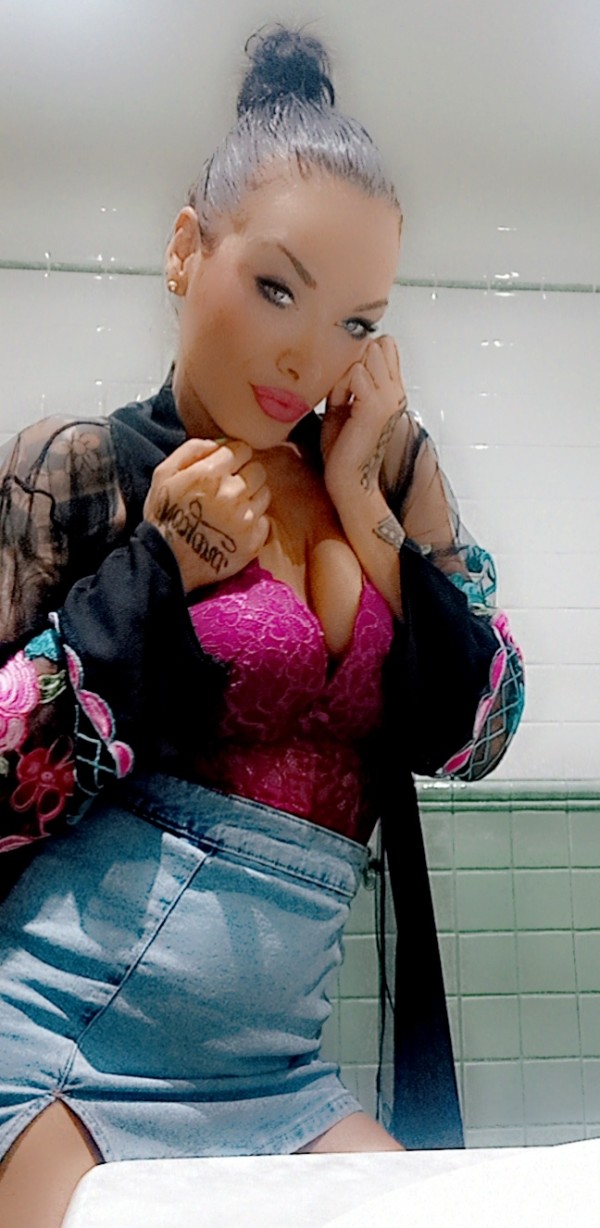 CARMEN ESPAÑOLA SALIDAS GRIEGO TRAGO LECHE FIESTERA profile photo