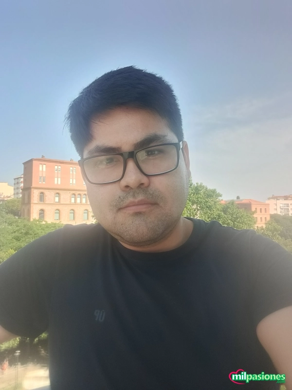 Latino de 30 algo relleno busca sexo con mujeres maduras profile photo