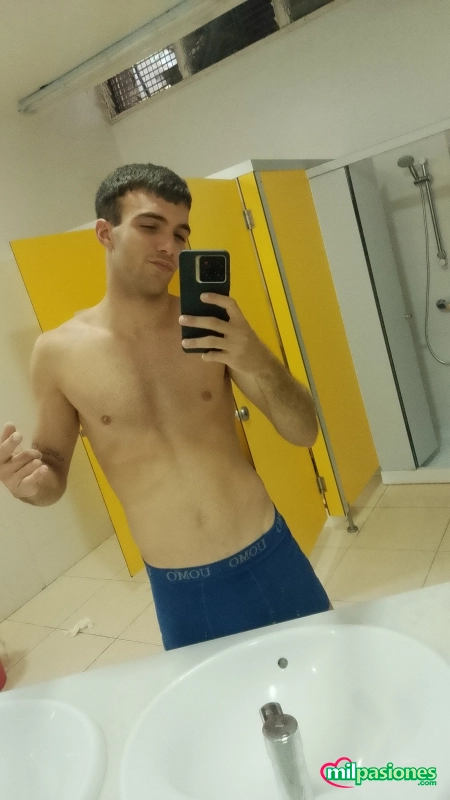 Hombre guapo y serio busca chica sería y amable profile photo