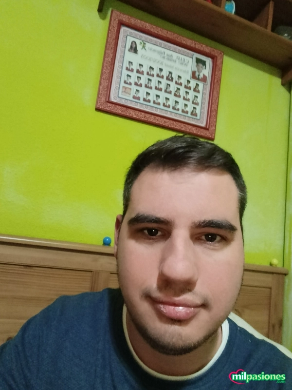 Chico Joven Bi Ofrezco compañía a cambio de ayuda económica profile photo