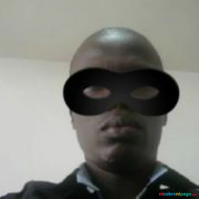 Hombre misterioso para sexo con mujer profile photo