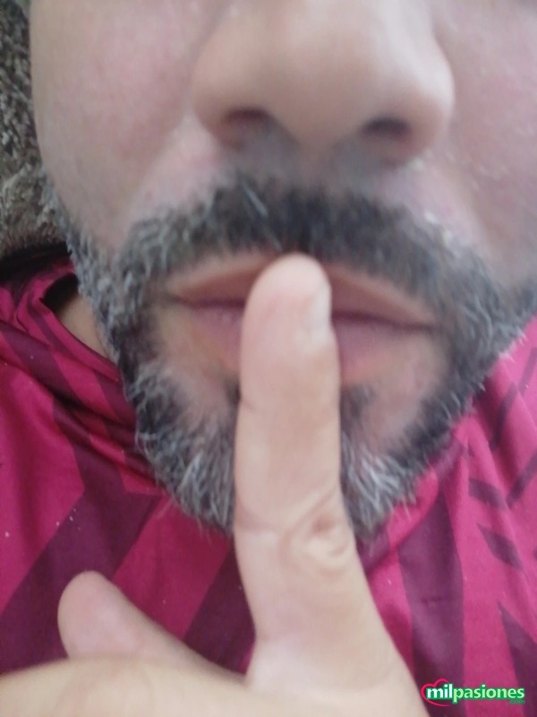 Casado juguetón busca mujer para encuentros casuales. profile photo