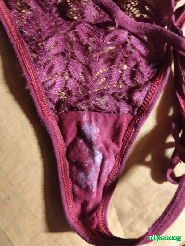 Mis bragas mojadas chorreadas bien usadas profile photo