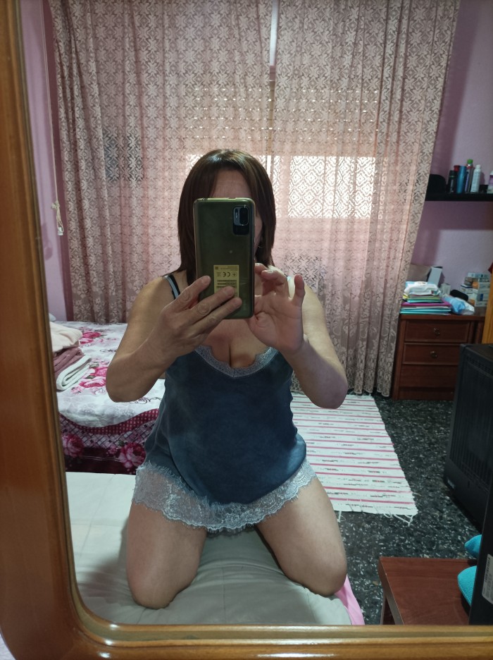 CRISS. Femme indépendante. Seulement messieurs. Éduqués. Non profile photo