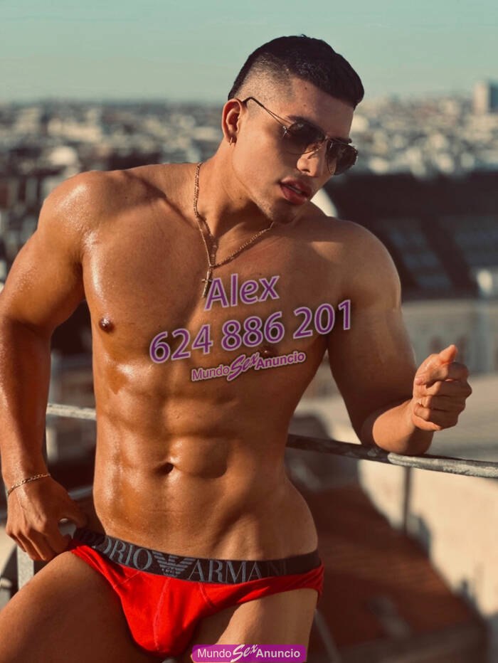 Joven latino profile photo