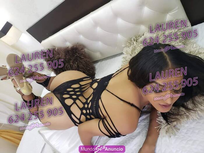 Muñeca hermosa femenina y fiestera y dotada profile photo