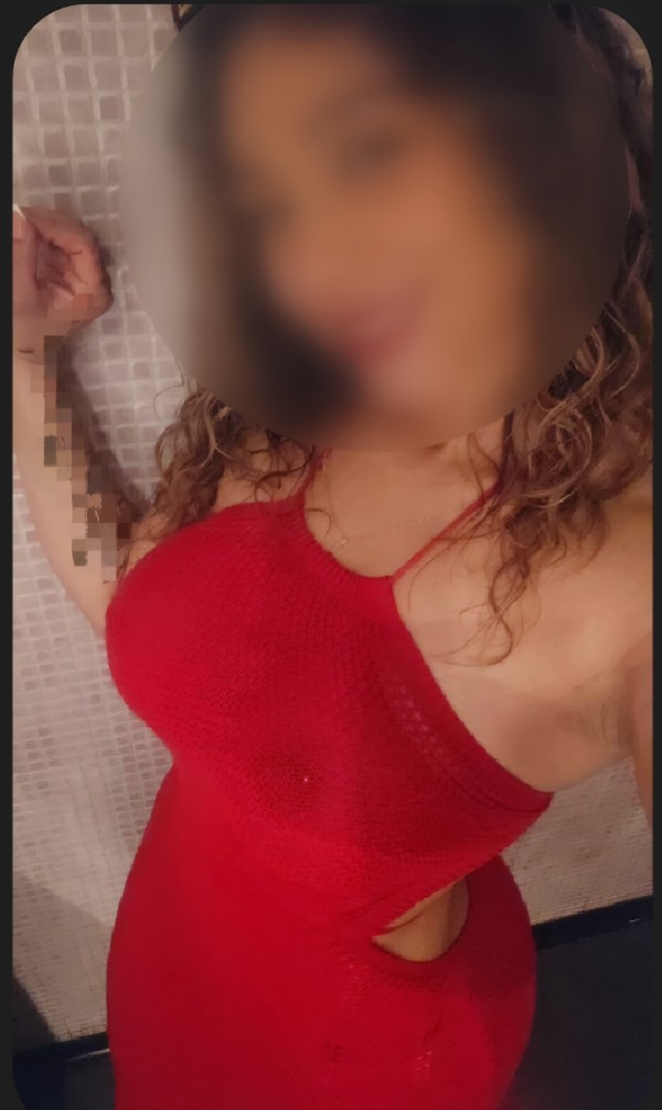 ¡ME DICEN LA REINA DE LA FIESTAS VIP...CON GANAS DE SEXO PASION Y LUJURIA! profile photo