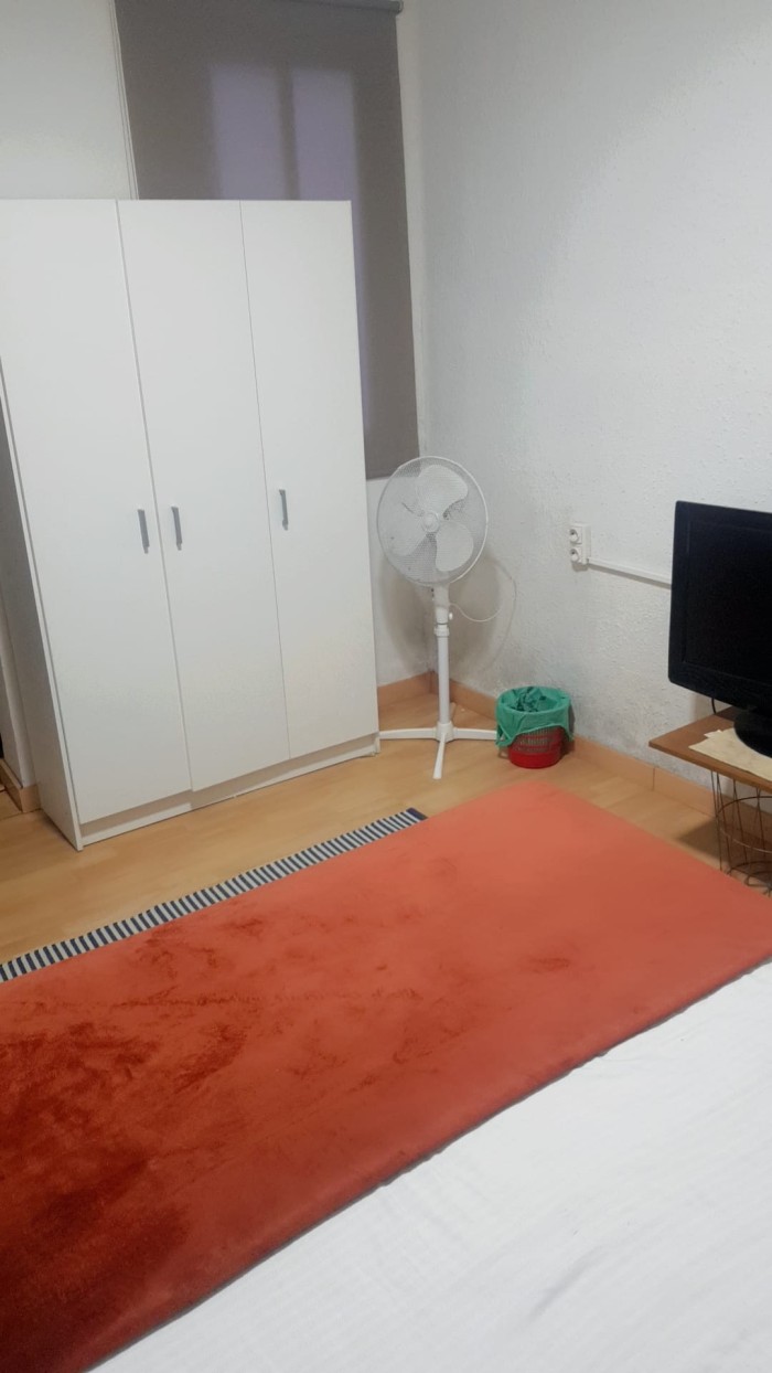 HABITACION DISPONIBLE EN LLEIDA PISO DE SOLO 3 HAB profile photo