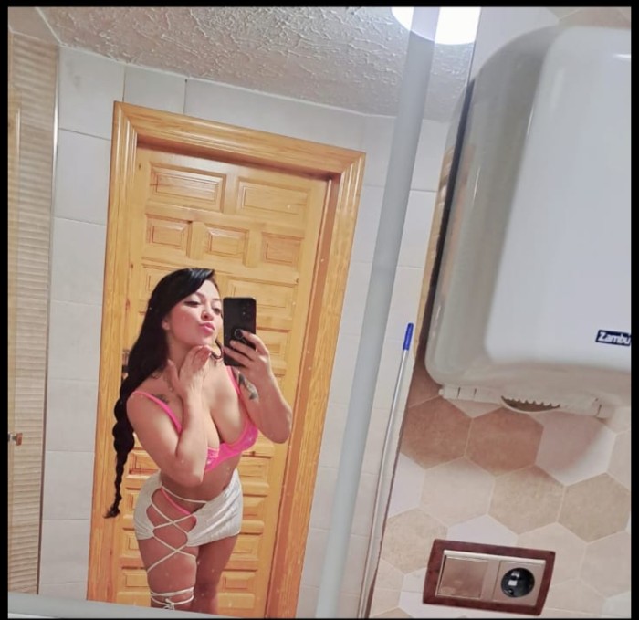 LUCIANA HERMOSA KOLUMBIANERIN IN PLAYA DEL INGLÉS profile photo