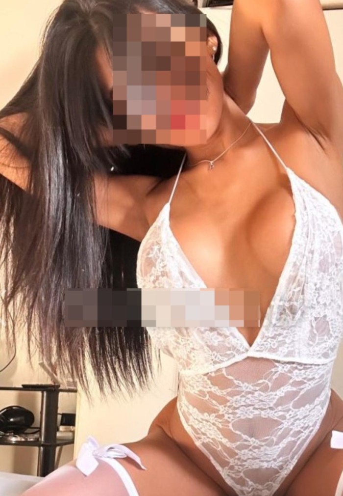 DELICIOSE JEUNE FEMME IMPLICANTE DÉSIREUSE DE PLAISIR profile photo
