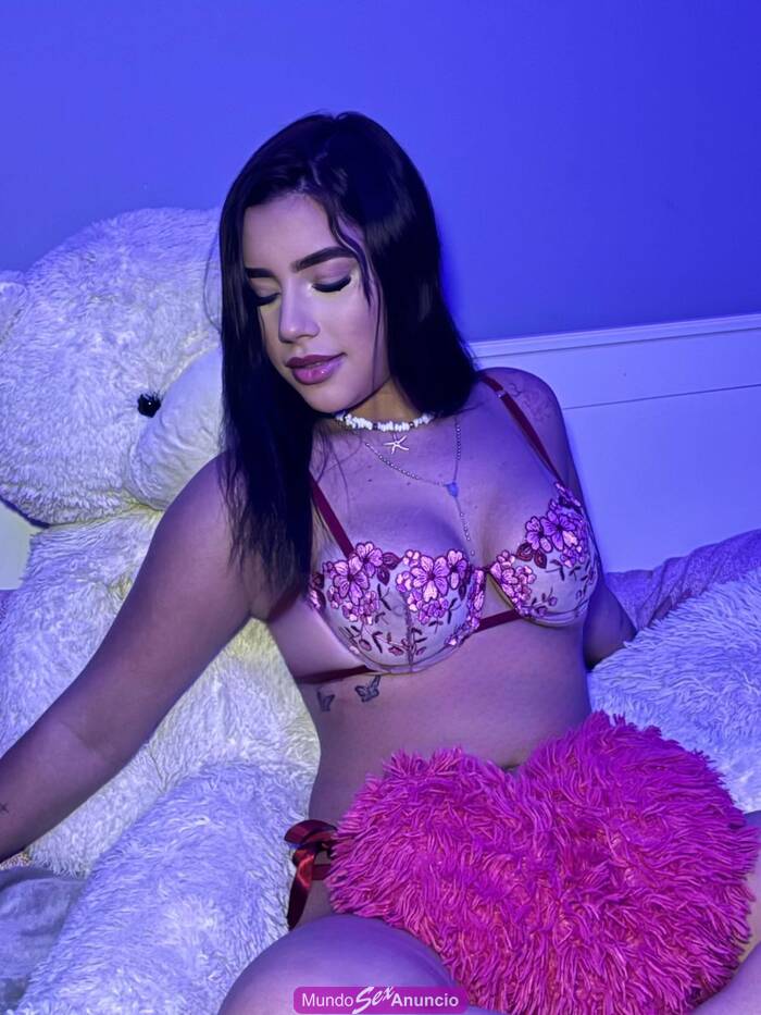 No te puedes perder este bombonzaso latino. profile photo