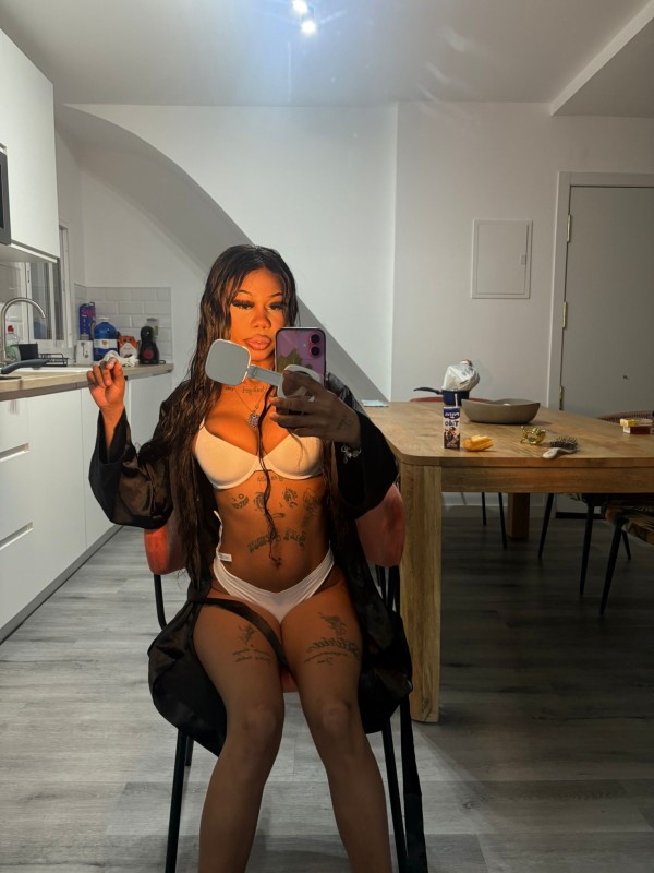 EN ESTEPONA MORENAZA SESUAL EROTICA SEXO RICO profile photo