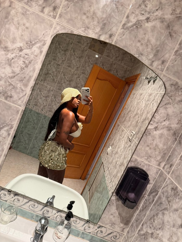 VEN Y DATE UNA BUENA RUSA EN MIS TETAS profile photo