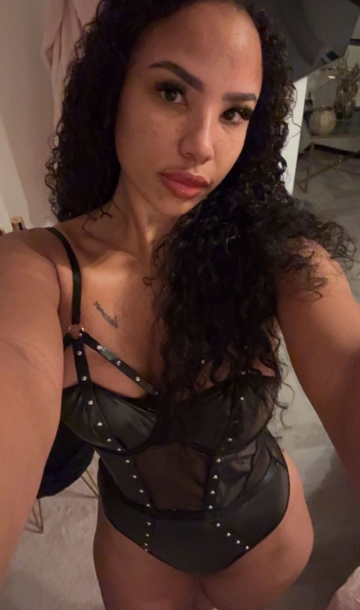 FIESTERA UNTERHALTENDE UND SEHR SPASSIGE EINZELKÜNSTLERIN profile photo