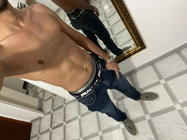 COLOMBIANO CARIÑOSO CON GANAS DE CONOCERTE profile photo