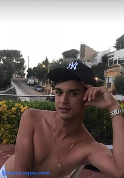JOVENCITO RECIEN LLEGADO A LA ISLA … profile photo