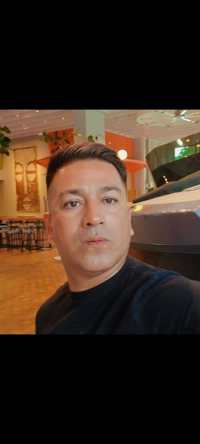 LATINO MUY BIEN DOTADO PARA. HACERTE GOZAR profile photo