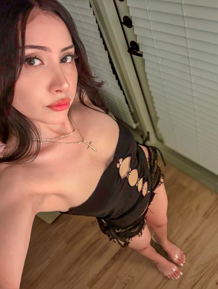 JOVENCITA COLOMBIANA DESEA APRENDER NUEVAS AFICION profile photo