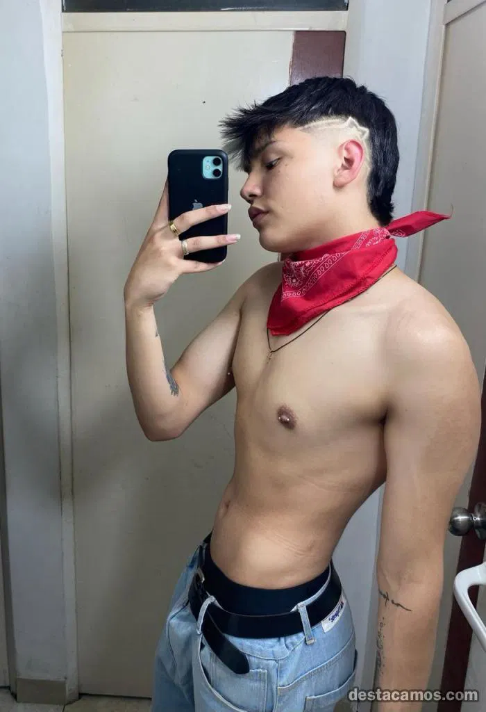 NOVEDAD! JOVEN LATINO PRIMERA VEZ EN LA CIUDAD profile photo