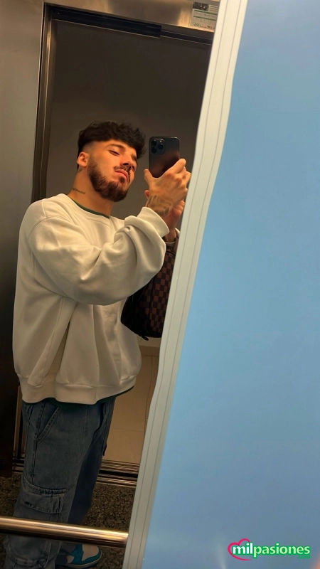 Chico joven con ganas de conocer a gente y pasarlo muy bien profile photo