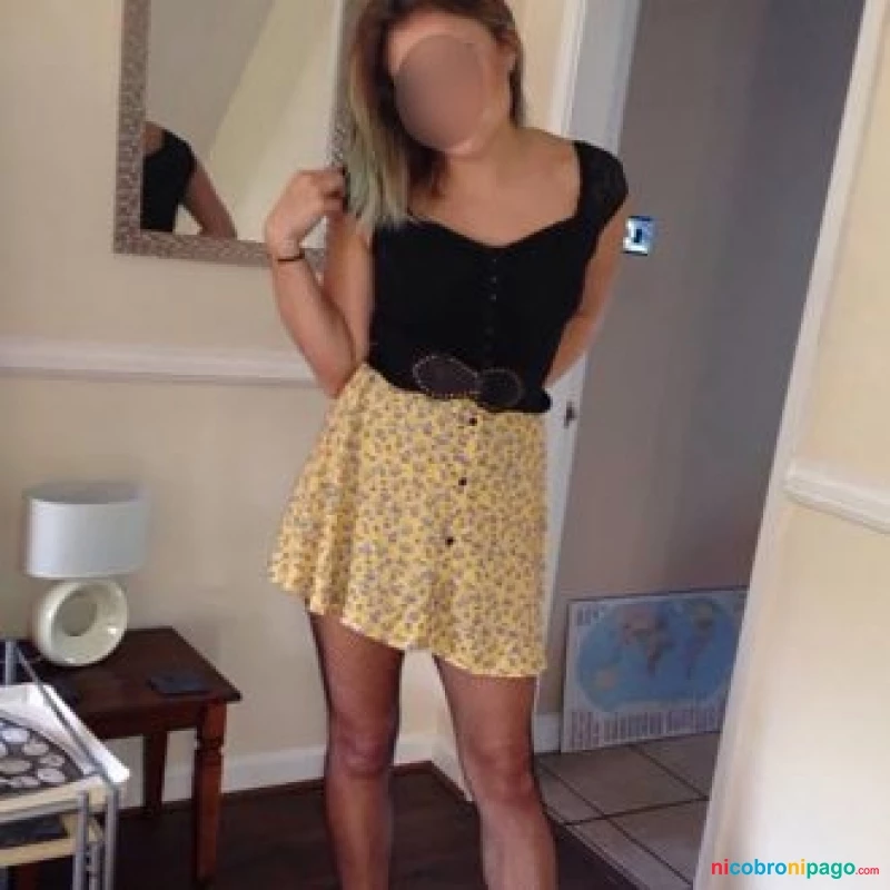 Chica joven busca una cita profile photo