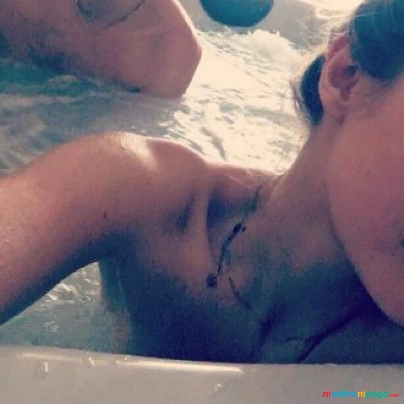 Pareja liberal para contactos con mujer profile photo