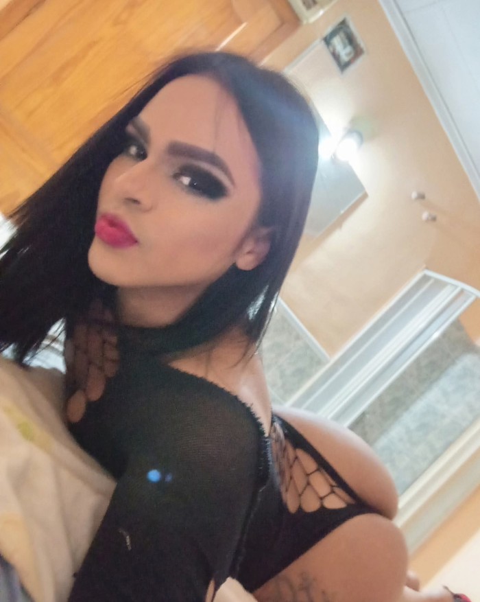 TRANS FEMENINA Y FIESTERA profile photo