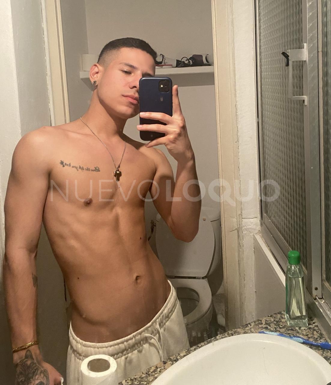 Sebastian joven colombiano serio profile photo