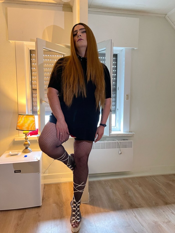 TRANS GORDITA CACHONDA Y EXPERTA MAMADORA DE POLLAS profile photo