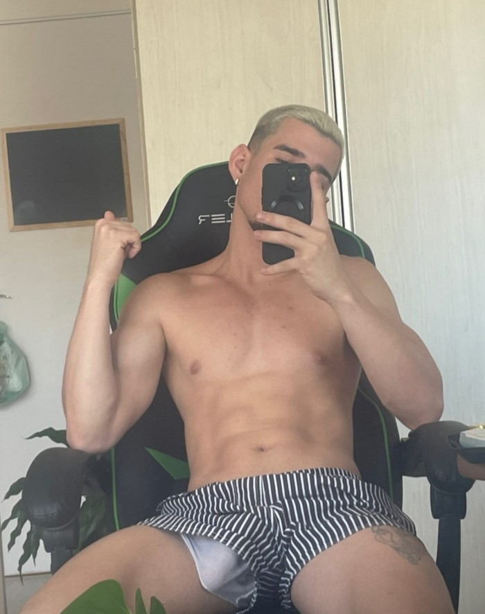 MACHOTE POLLóN DE MACHO Y CULO RICO VENTE COMER YA profile photo