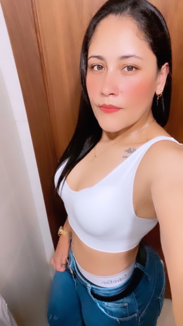 LATINA JUGUETONA profile photo