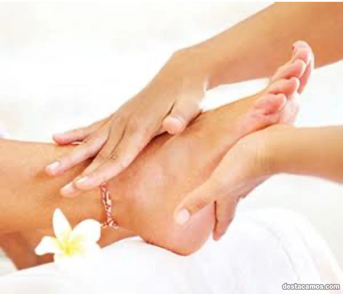 CALME ET ESPIRIT MASSAGE RELAXANT SUR UNE CAMA. profile photo