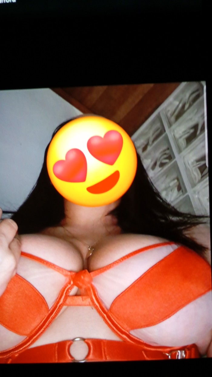 morbose liebevoll lasziv im Bett 130 natürliche Brüste profile photo