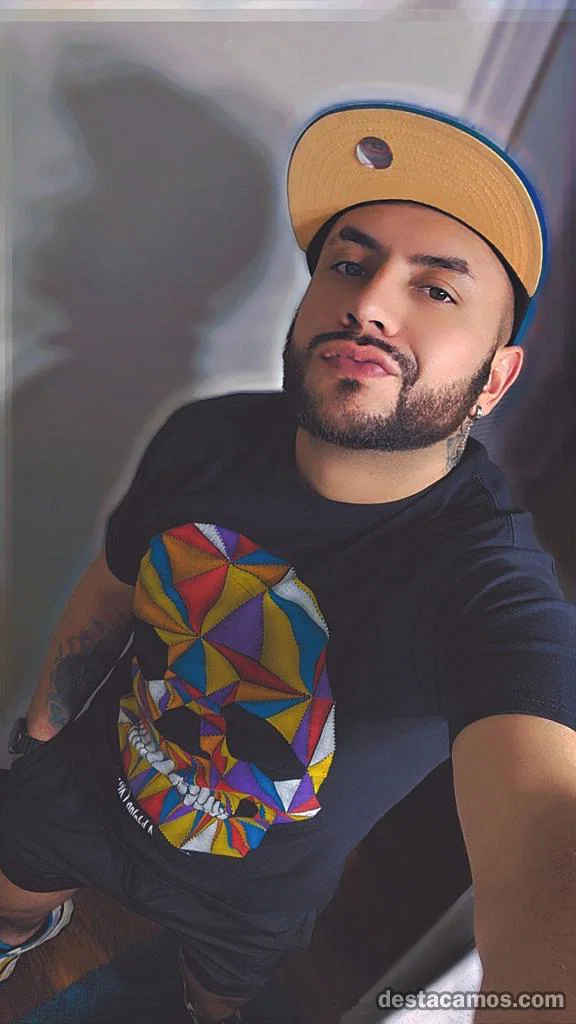 Y profile photo