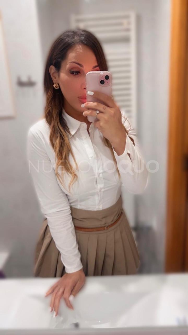 Trans super femenina catalana nueva para heteros curiosos profile photo