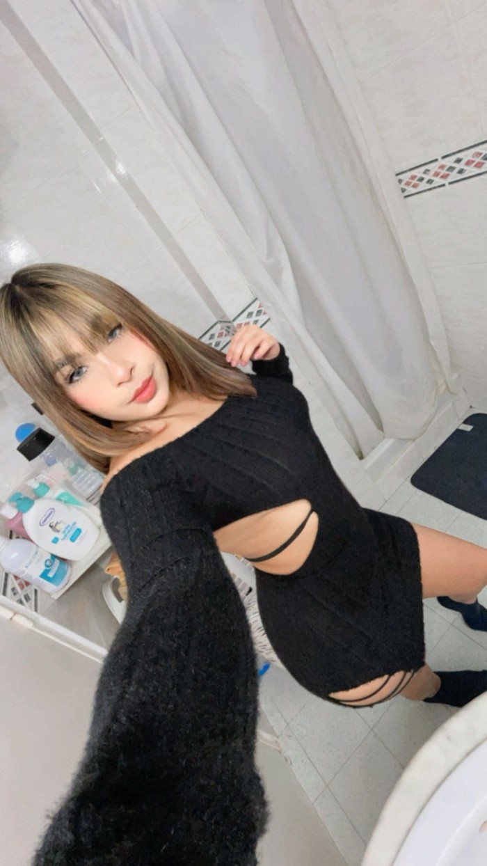 HOLA MIS AMORES SOY UNA CHICA LATINA profile photo