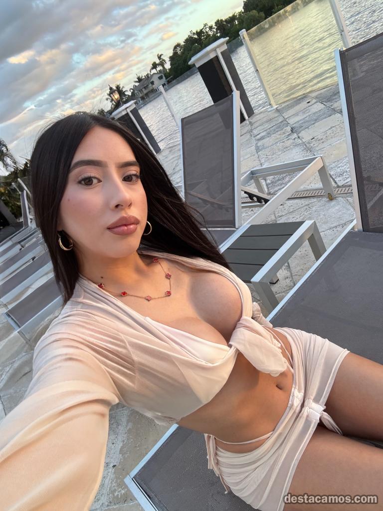 Fernanda latina profile photo