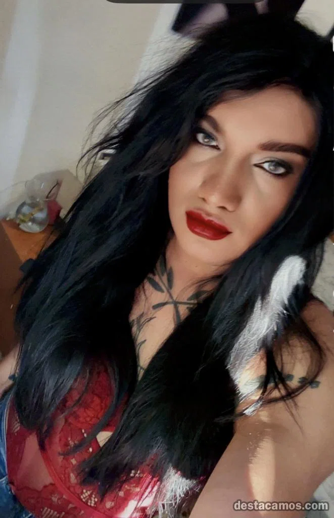 Latina de profile photo