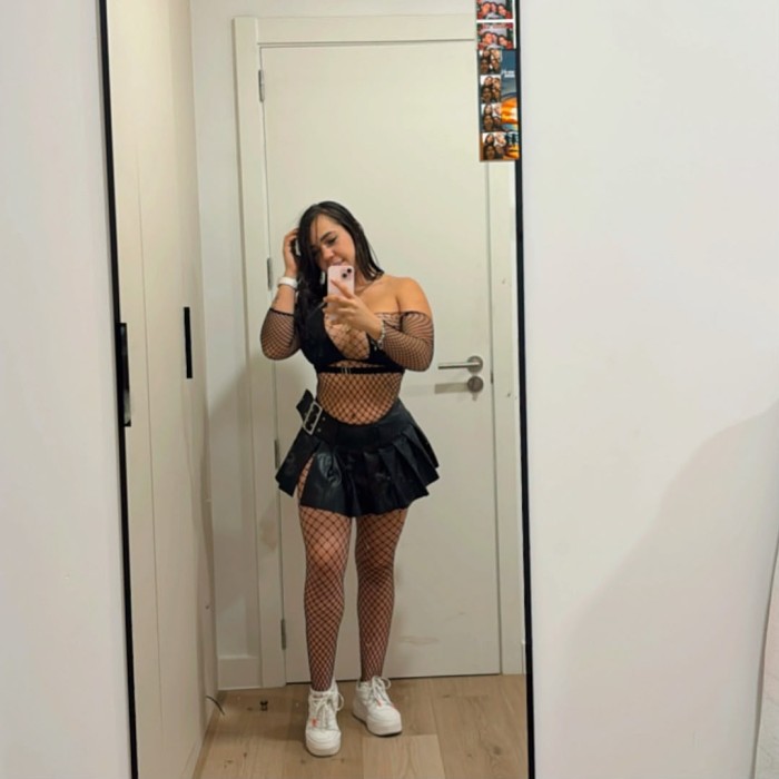 UNA NIñA HERMOSA ELEGANTE MORBOSA profile photo
