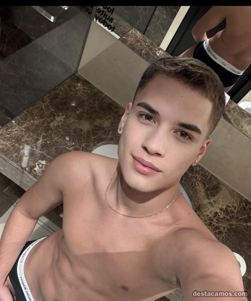 Alexhot21 profile photo