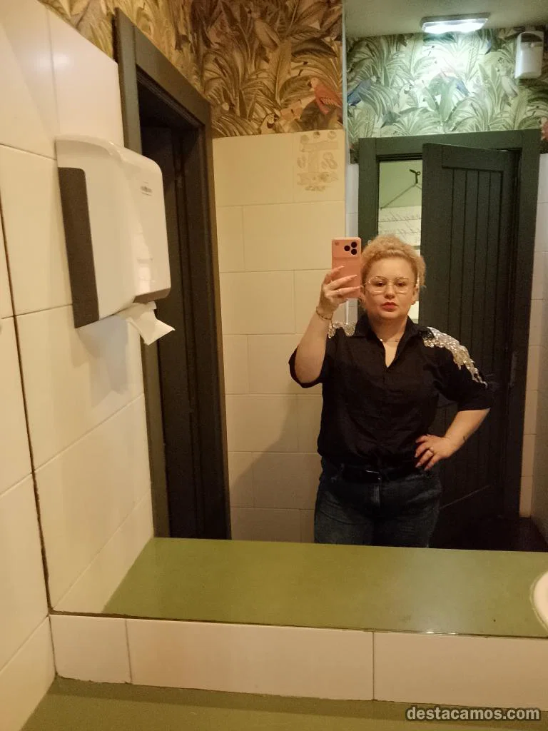 Novedad soy brasileña joven chica curvi amable y divertida profile photo