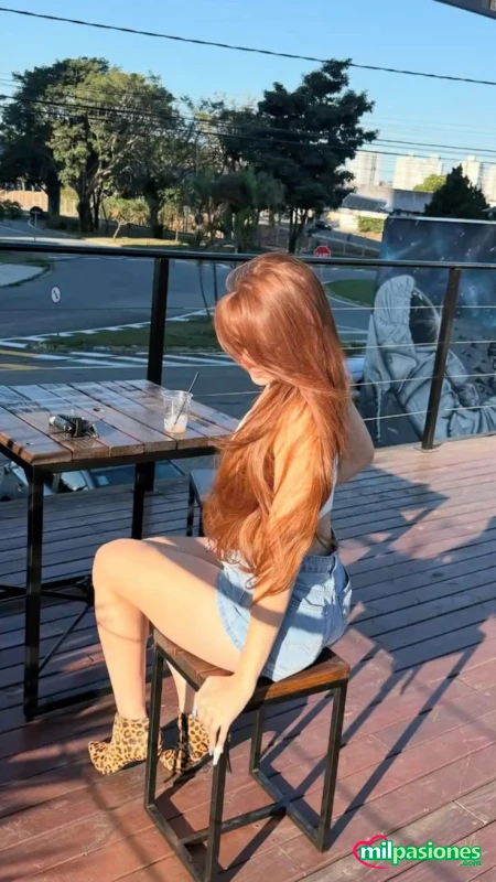 NEW LITTLE GIRL LISTENING TO YOU profile photo