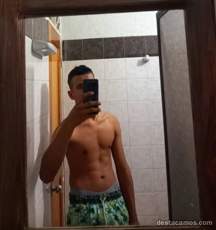JOVEN ACOMPAÑANTE RECIÉN LLEGADO A TU CIUDAD profile photo