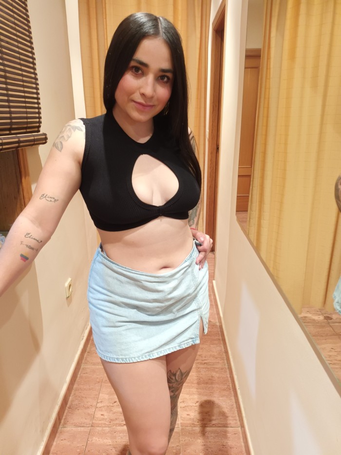 TEEN LATINA profile photo