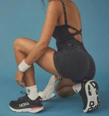 Spanish brunette fitness model profile photo
