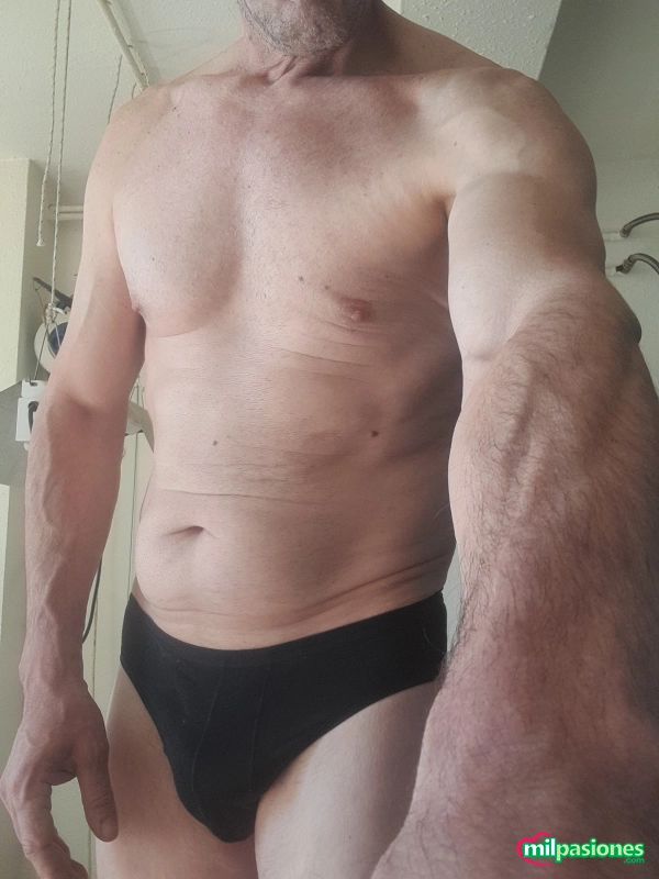 Chico masajista se ofrece en valencia y alrededores profile photo