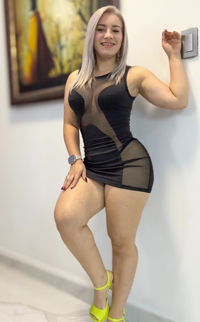 TRABAJO HASTA ULTIMAS HORAS...RUBIA FIESTERA profile photo
